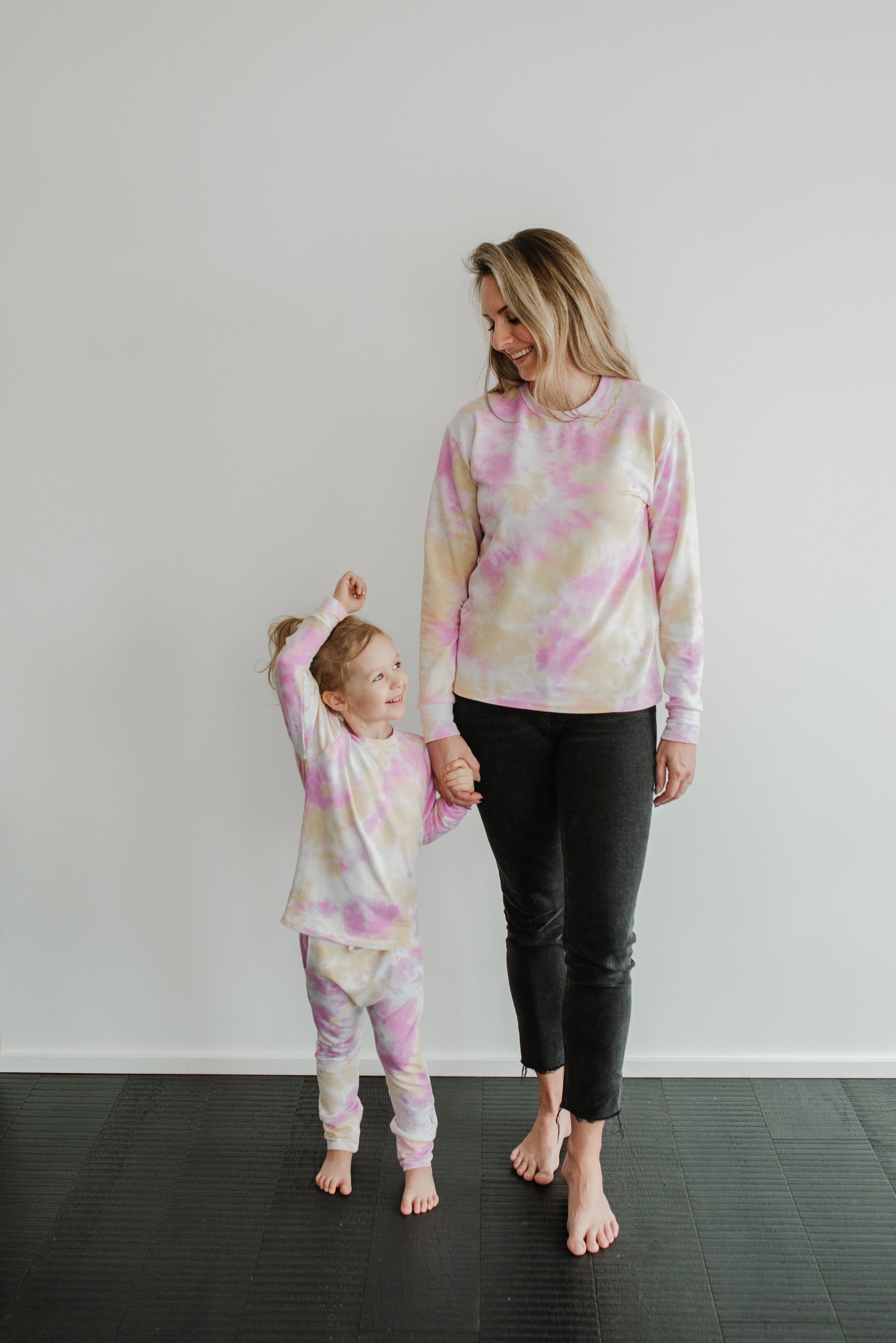 mama play long sleeve - sunny tie dye