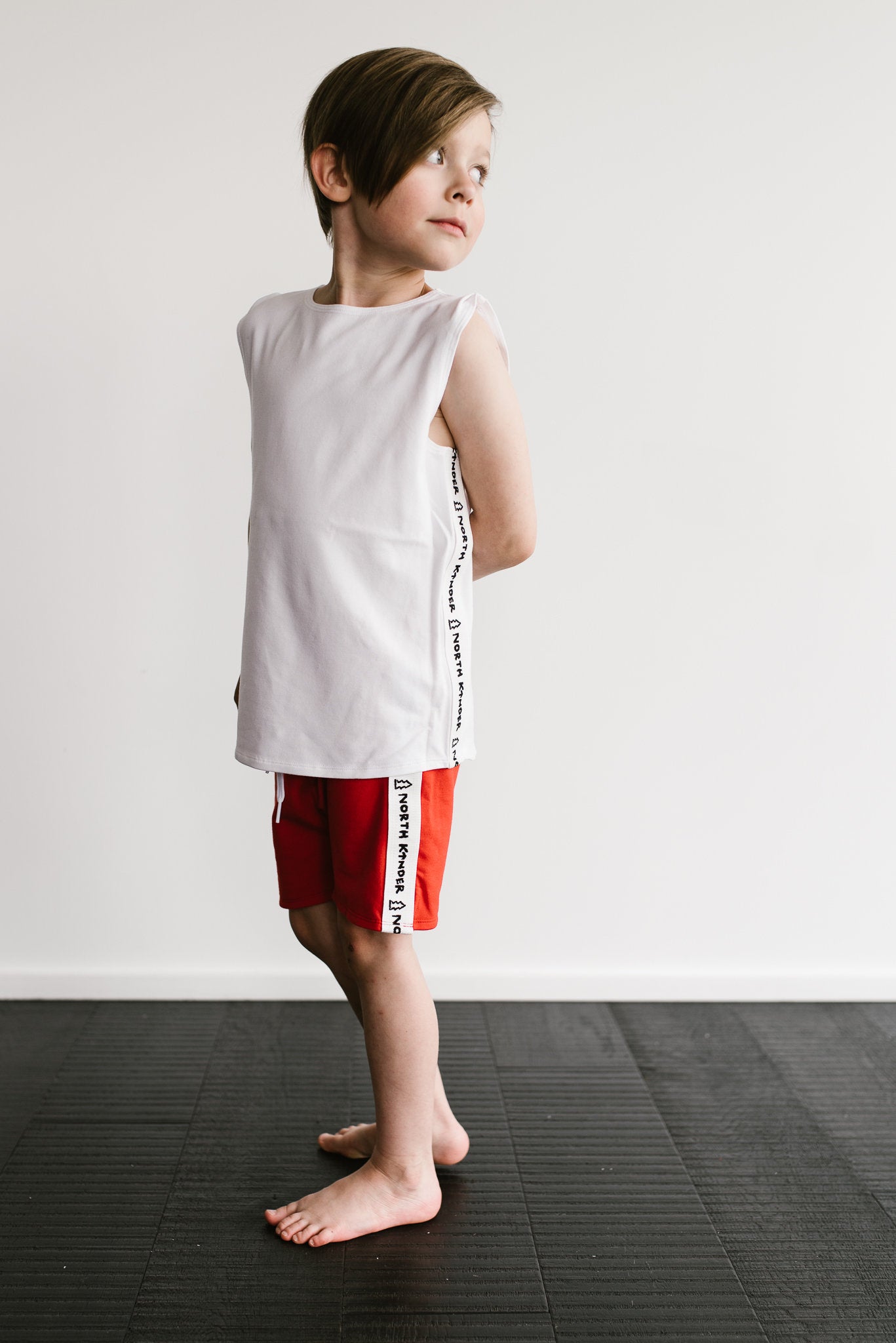 speed shorts - crayon red
